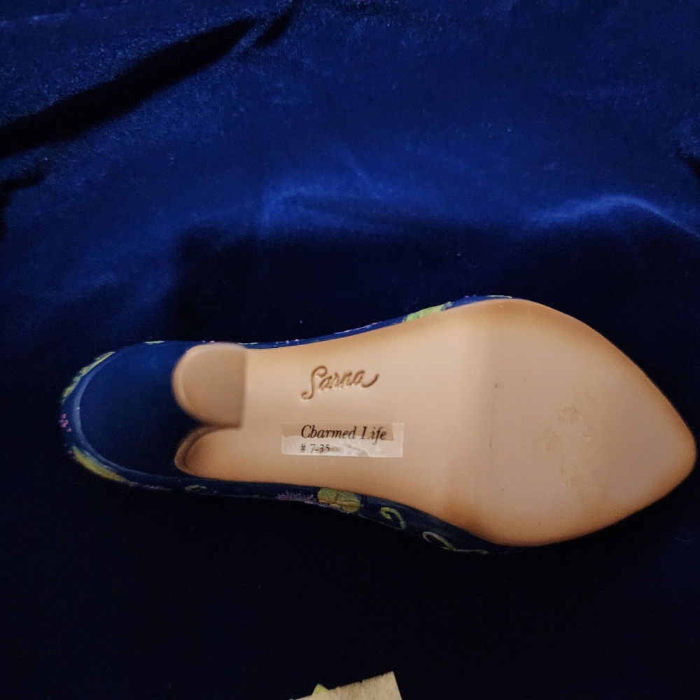 Sarna Charmed Life Mini Shoe #7-35 Vintage 1990's:Blue Floral Pump - Picture 2 of 5